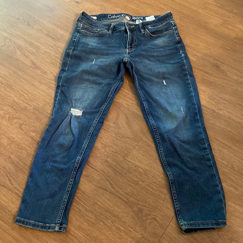 Crop, capri denim.